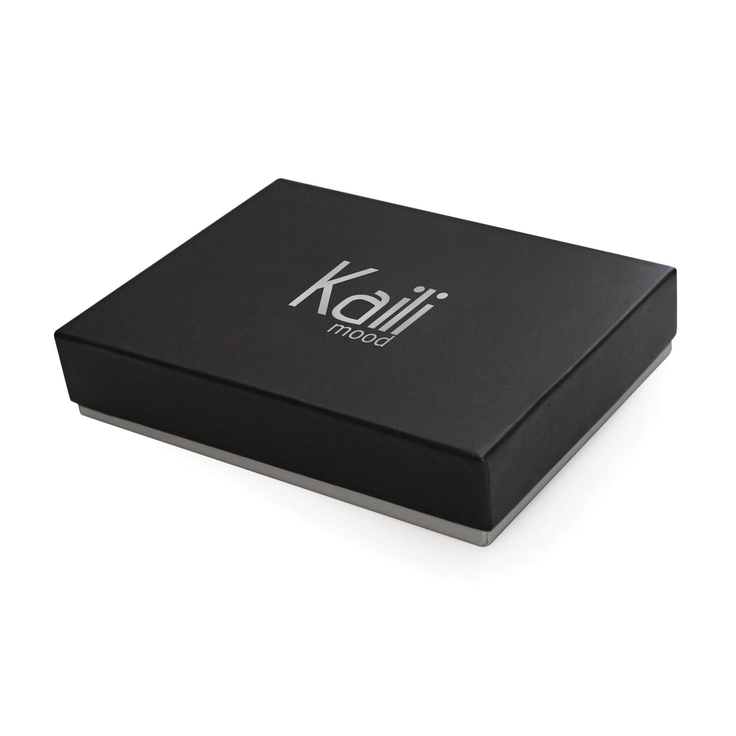 K10854AB | Portachiavi in Saffiano Vera Pelle. Colore Nero. Anello per chiavi Nickel Lucido. Dimensioni totali: cm 5,5 x 9,5 x 0,5. Confezione: Gift Box rigido fondo/coperchio-4